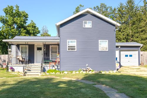 411 East St, Jonesville, MI, 49250-1213 | Card Image
