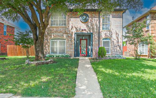 815 Valleycreek Rd, Mesquite, TX, 75181-2353 | Card Image
