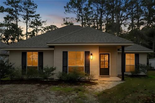 142 Scott St, Madisonville, LA, 70447-9609 | Card Image