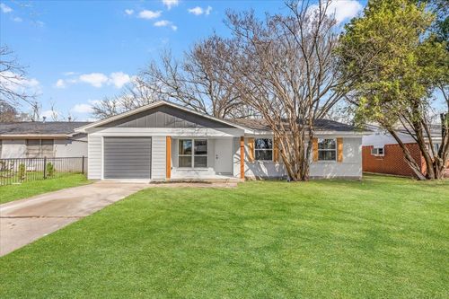 751 Ivywood Dr, Dallas, TX, 75232-4323 | Card Image