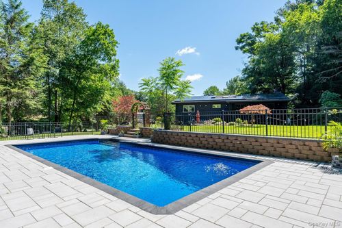 27 Lakeview Ave W, Cortlandt Mnr, NY, 10567-6415 | Card Image