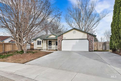 526 Lost Basin Ct, Nampa, ID, 83686-6426 | Card Image
