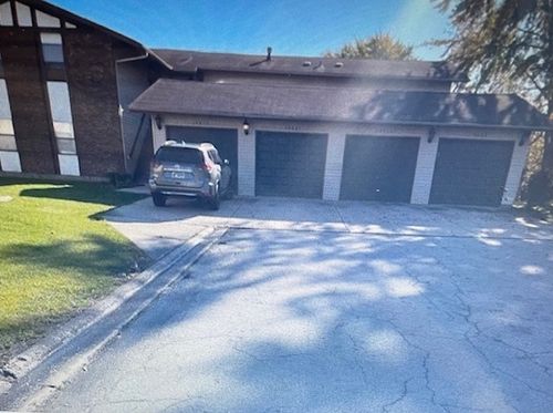 150-19221 Elm Dr, Country Club Hills, IL, 60478-5835 | Card Image