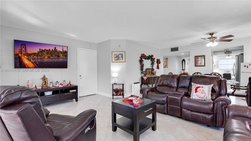 101u-13000 Sw 15th Ct, Pembroke Pines, FL, 33027-2404 | Card Image