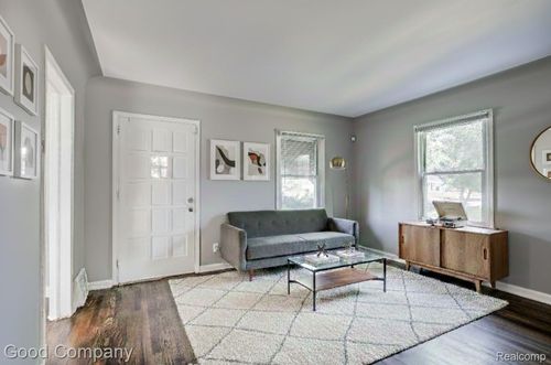 18494 Ashton Ave, Detroit, MI, 48219-2956 | Card Image