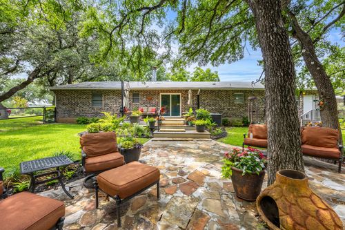 207 S Brook St, San Saba, TX, 76877-3824 | Card Image