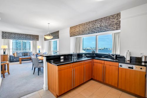 3607-1435 Brickell Ave, Miami, FL, 33131-3407 | Card Image