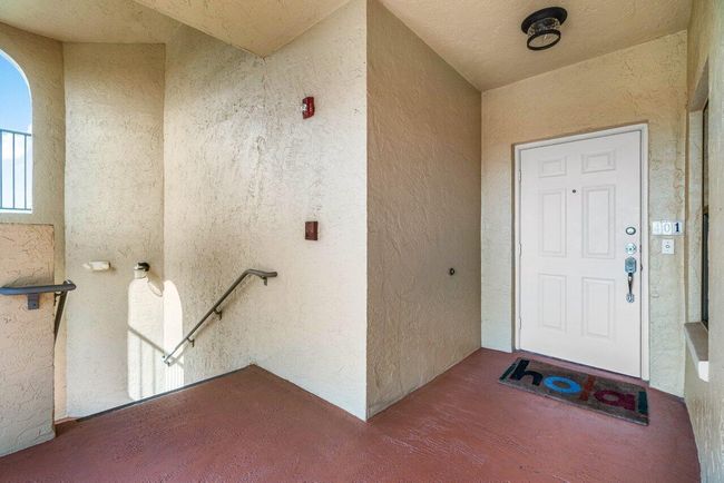 APT-401 - 300 Uno Lago Dr, Condo with 3 bedrooms, 2 bathrooms and null parking in Juno Beach FL | Image 46
