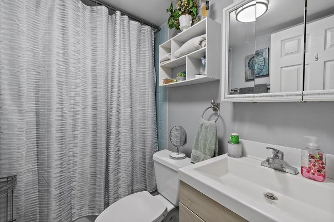 APT-115 - 824 E Old Willow Rd, Condo with 3 bedrooms, 2 bathrooms and 3 parking in Prospect Heights IL | Image 12
