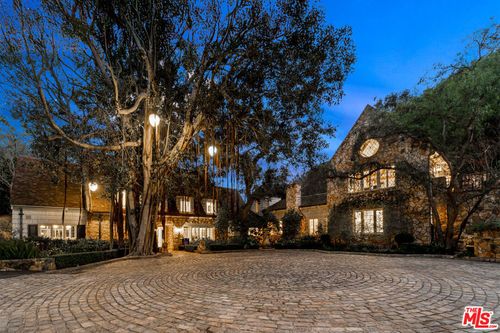 9631 Cedarbrook Dr, Beverly Hills, CA, 90210-1749 | Card Image