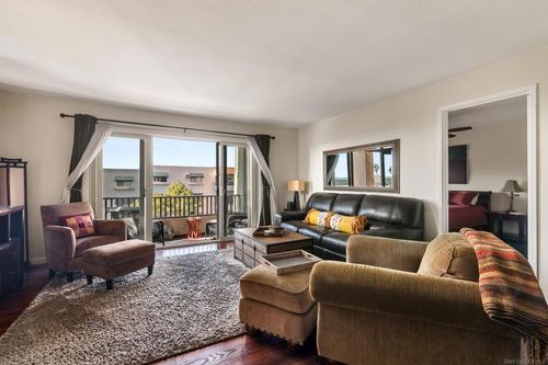 unit-206-2530 Clairemont Dr, San Diego, CA, 92117-6627 | Card Image