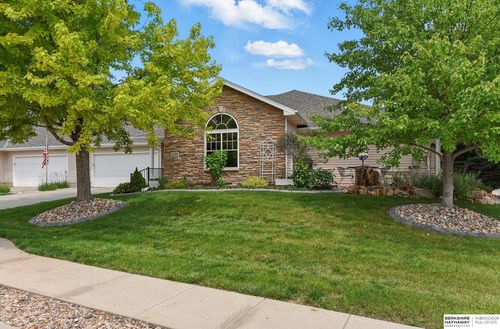 16106 Tucker Ct, Bennington, NE, 68007-1915 | Card Image