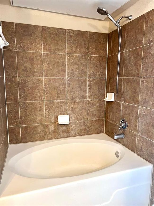 APT-423 - 1711 Old Spanish Trl, Condo with 1 bedrooms, 1 bathrooms and 2 parking in Houston TX | Image 8