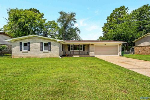 11026 Mcbride Dr Se, Huntsville, AL, 35803-1040 | Card Image