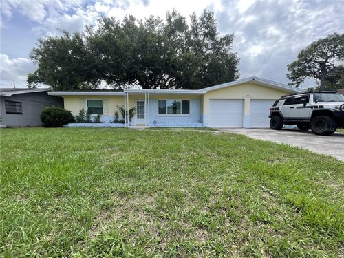 635 Deville Dr E, LARGO, FL, 33771-1116 | Card Image