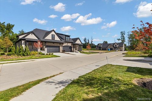 2019 Breckenridge Ct, Rochester, MI, 48307 | Card Image