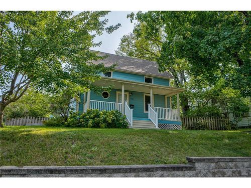 738 9th St, Hudson, WI, 54016-1752 | Card Image