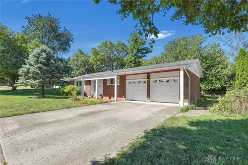 610 Saxony Dr, Xenia, OH, 45385-1751 | Card Image