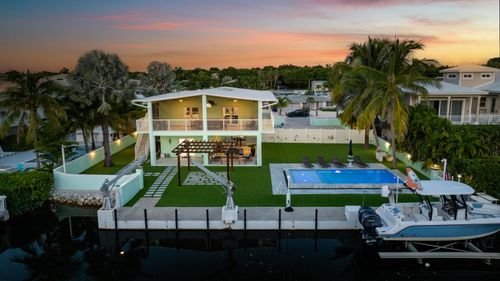 889 Ellen Dr, Key Largo, FL, 33037-2769 | Card Image