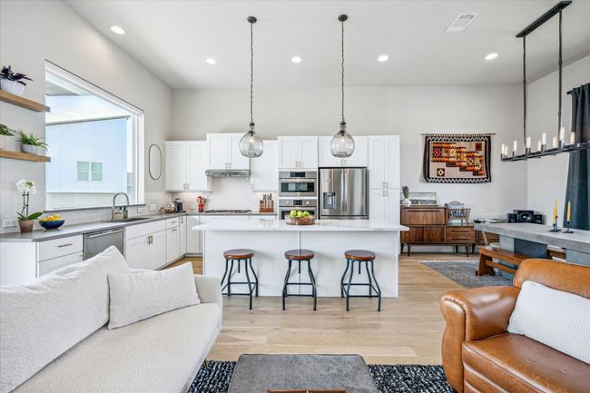 6229 Florencia Ln, House other with 3 bedrooms, 3 bathrooms and 4 parking in Austin TX | Image 7