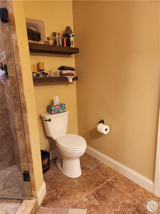 Master bathroom | Image 17