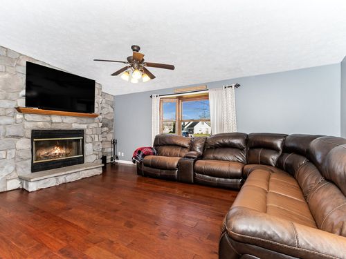 330 W Mesa Dr, Godley, IL, 60407-9603 | Card Image