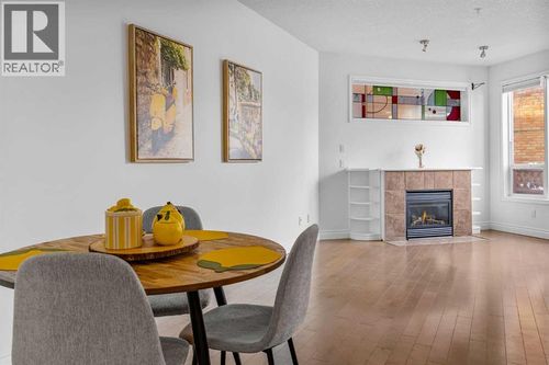 2040 35 Ave Sw, Calgary, AB, T2T2E1 | Card Image