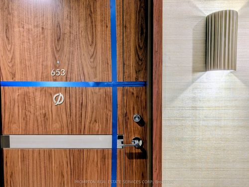 653-18 Esther Shiner Blvd, Toronto, ON, M2K0J7 | Card Image