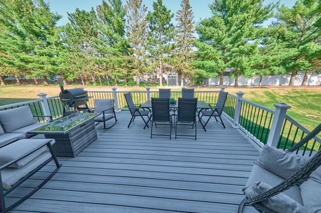 Deck | Image 30
