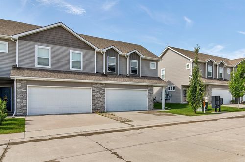 2817 Nw Lois Ln, Ankeny, IA, 50023-8287 | Card Image