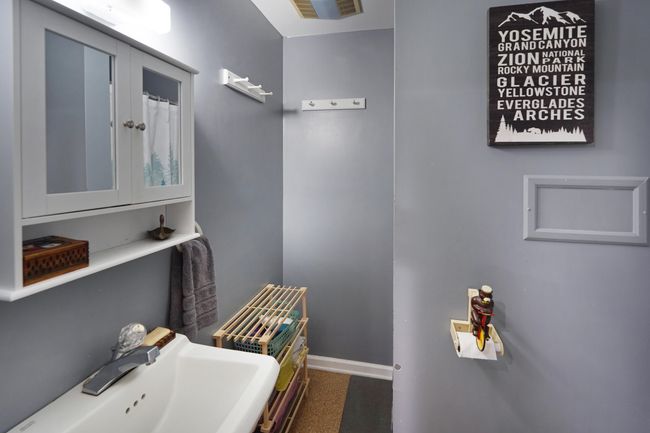 Full Bathroom #4 | Image 40