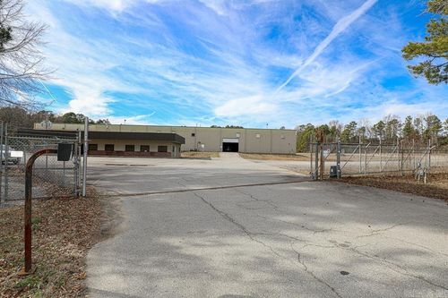 3200 S Reynolds Rd, Bauxite, AR, 72011-9632 | Card Image