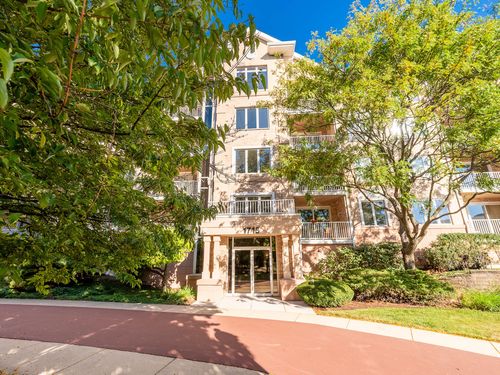 unit-205-1715 Pavilion Way, Park Ridge, IL, 60068-1194 | Card Image