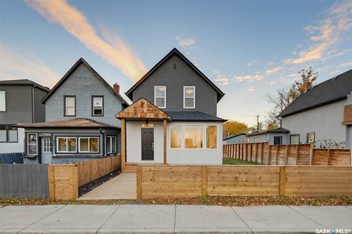 421 C Avenue S, Saskatoon, SK, S7M1N6 | Card Image