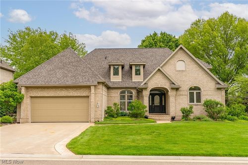 3790 Woodleigh Ave Nw, Canton, OH, 44718-2259 | Card Image