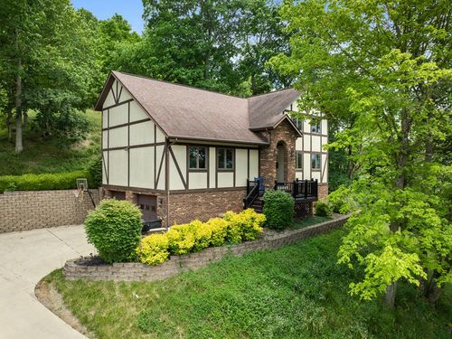 24 Alicia Dr, Wheeling, WV, 26003-6151 | Card Image