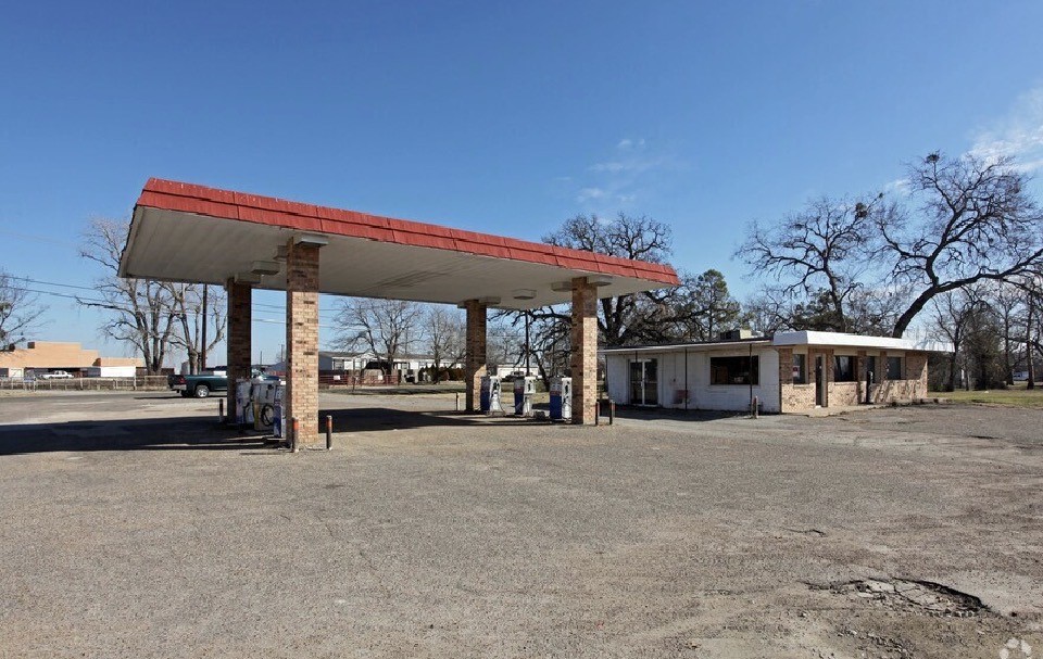 Commercial Sale in Mabank