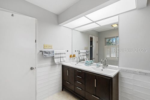 59 Francis Marion Cir, Beaufort, SC, 29907-1929 | Card Image