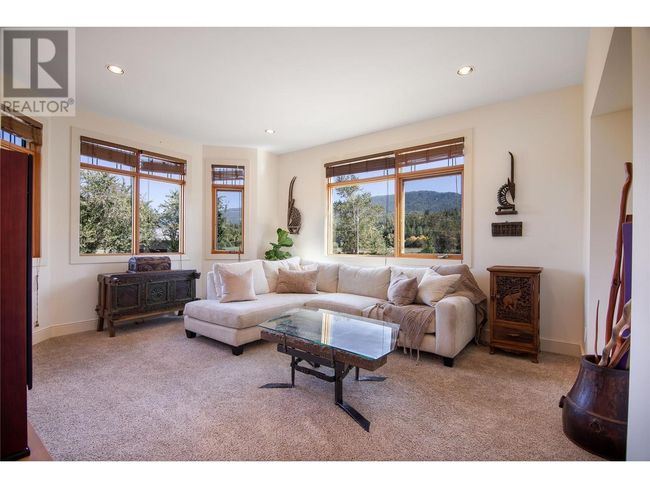 2388 Lawrence Rd, House other with 3 bedrooms, 3 bathrooms and 20 parking in Lumby BC | Image 21