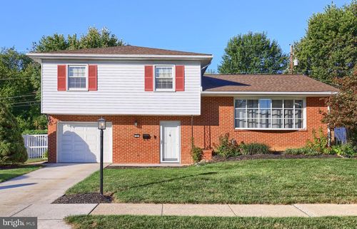 33 S West Ave, Shiremanstown, PA, 17011-6544 | Card Image