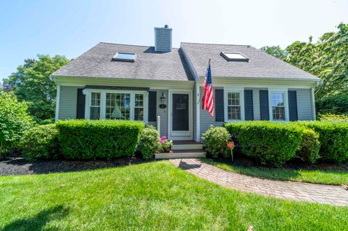 4 Square Rigger Ln, Hyannis, MA, 02601-2100 | Card Image