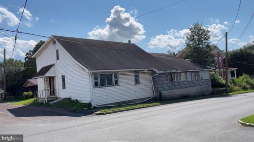 925 Reagan St, Sunbury, PA, 17801-1529 | Card Image