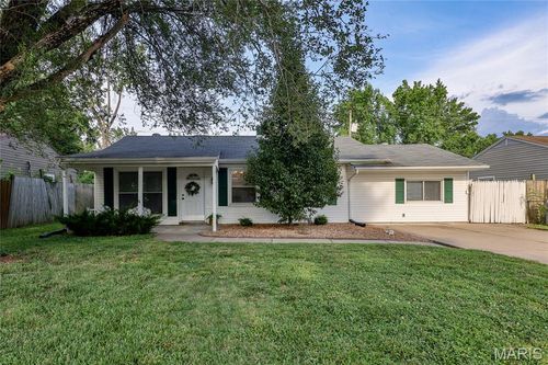 5 Bluegrass Ln, Saint Peters, MO, 63376-1325 | Card Image