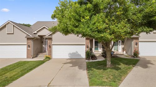 6852 Nw 57th St, Johnston, IA, 50131-2801 | Card Image
