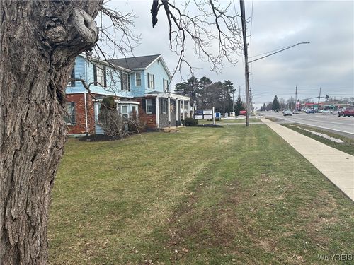 8860 Main St, Williamsville, NY, 14221-7640 | Card Image