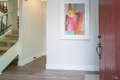 4 James Black Cir, Novato, CA, 94949-6675 | Card Image