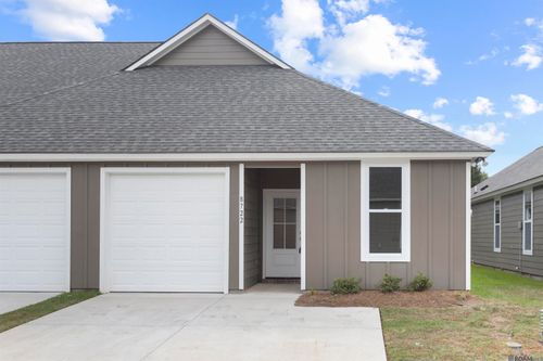 8722 Edgewater Dr, Baton Rouge, LA, 70820-7745 | Card Image