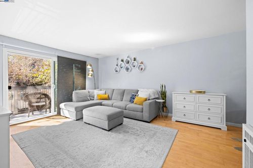 apt-106-150 Pearl St, Oakland, CA, 94611-5551 | Card Image