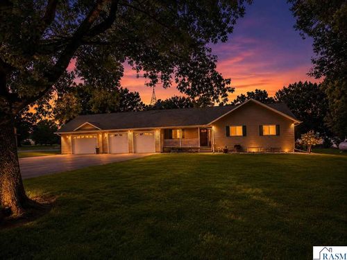 4 S Fox Lake Dr E, Sherburn, MN, 56171-1174 | Card Image