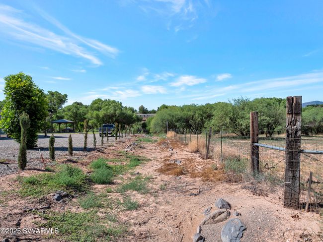 Path across the street to the Verde River | Image 40